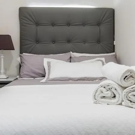 Nice, Cozy, Up To 6, Fcb Stadium, Free Parking * バルセロナ
