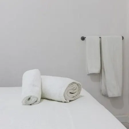 Nice, Cozy, Up To 6, Fcb Stadium, Free Parking * バルセロナ