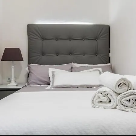 Nice, Cozy, Up To 6, Fcb Stadium, Free Parking Apartment