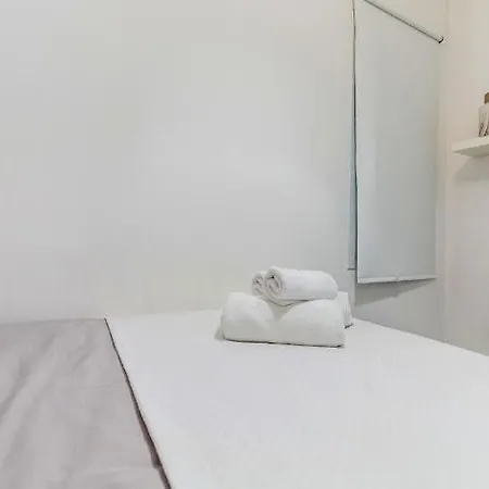 Apartment Nice, Cozy, Up To 6, Fcb Stadium, Free Parking
