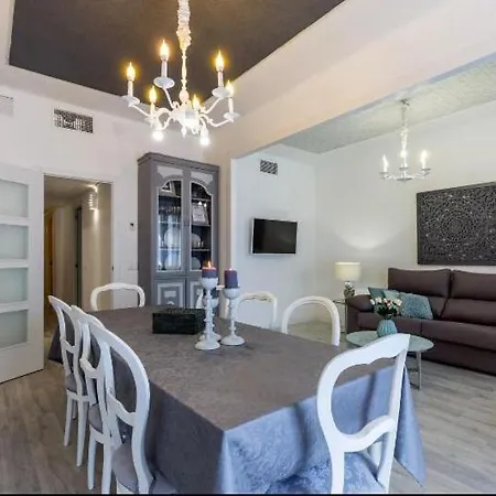 Nice, Cozy, Up To 6, Fcb Stadium, Free Parking Apartment *