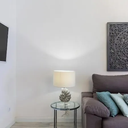 Nice, Cozy, Up To 6, Fcb Stadium, Free Parking Apartment Barcelona